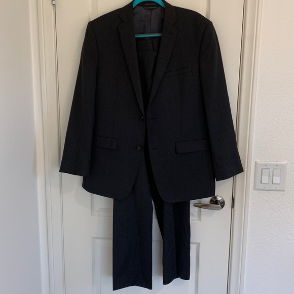 Joseph Abboud suit. - Picture 1 of 16